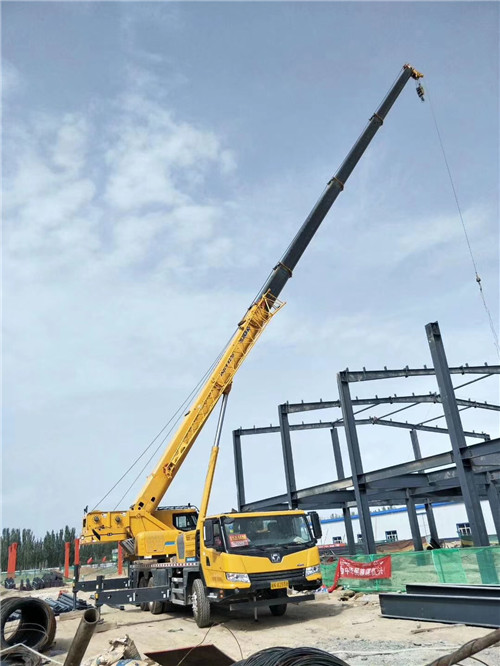 仪征市超高层建筑钢结构吊装案例